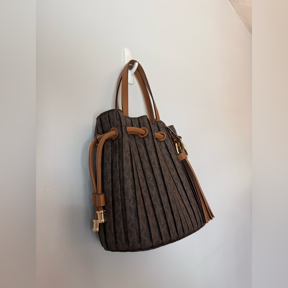 Michael Kors Willa Extra-Small Pleated Logo Tote Bag - Picture 2 of 12